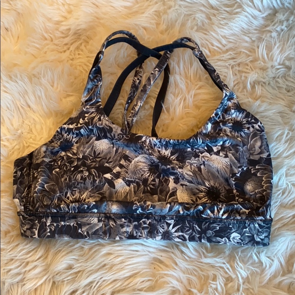 Lululemon sports bra